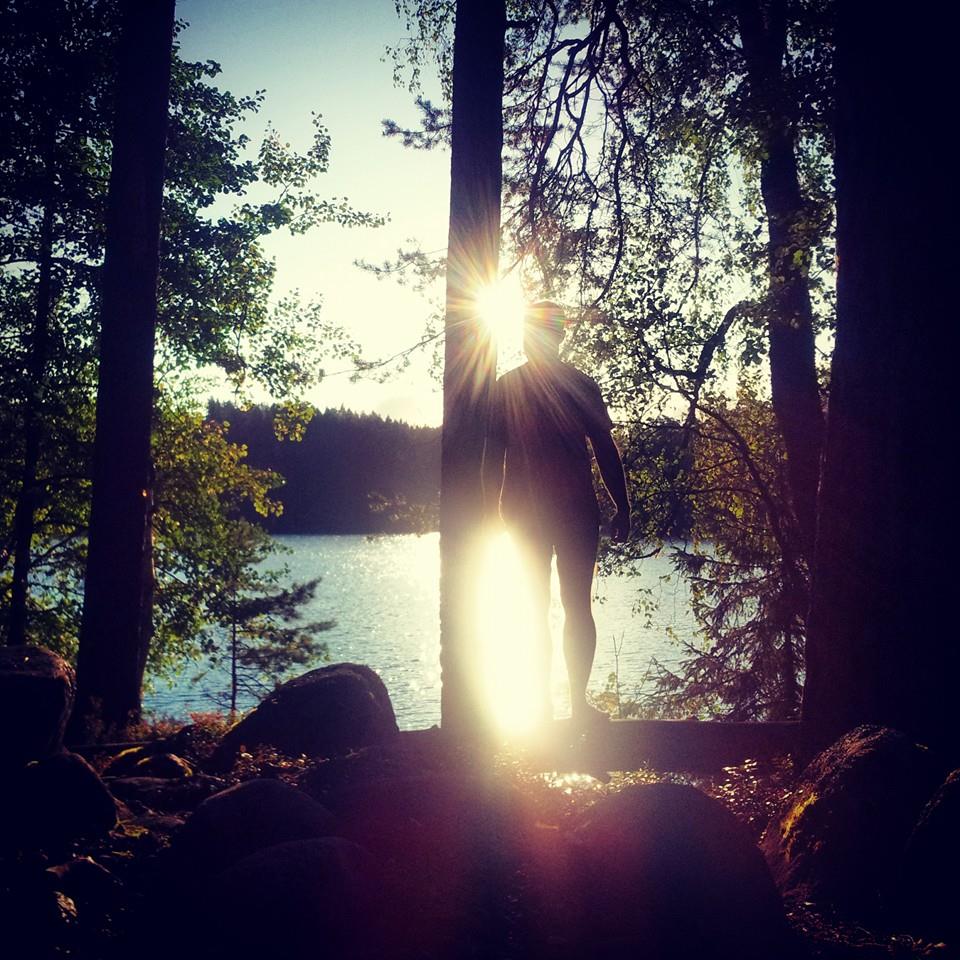Photo prise au smartphone lors du course pied nu dans les forêts finlandaise avec Nicolas du blog Laponico
